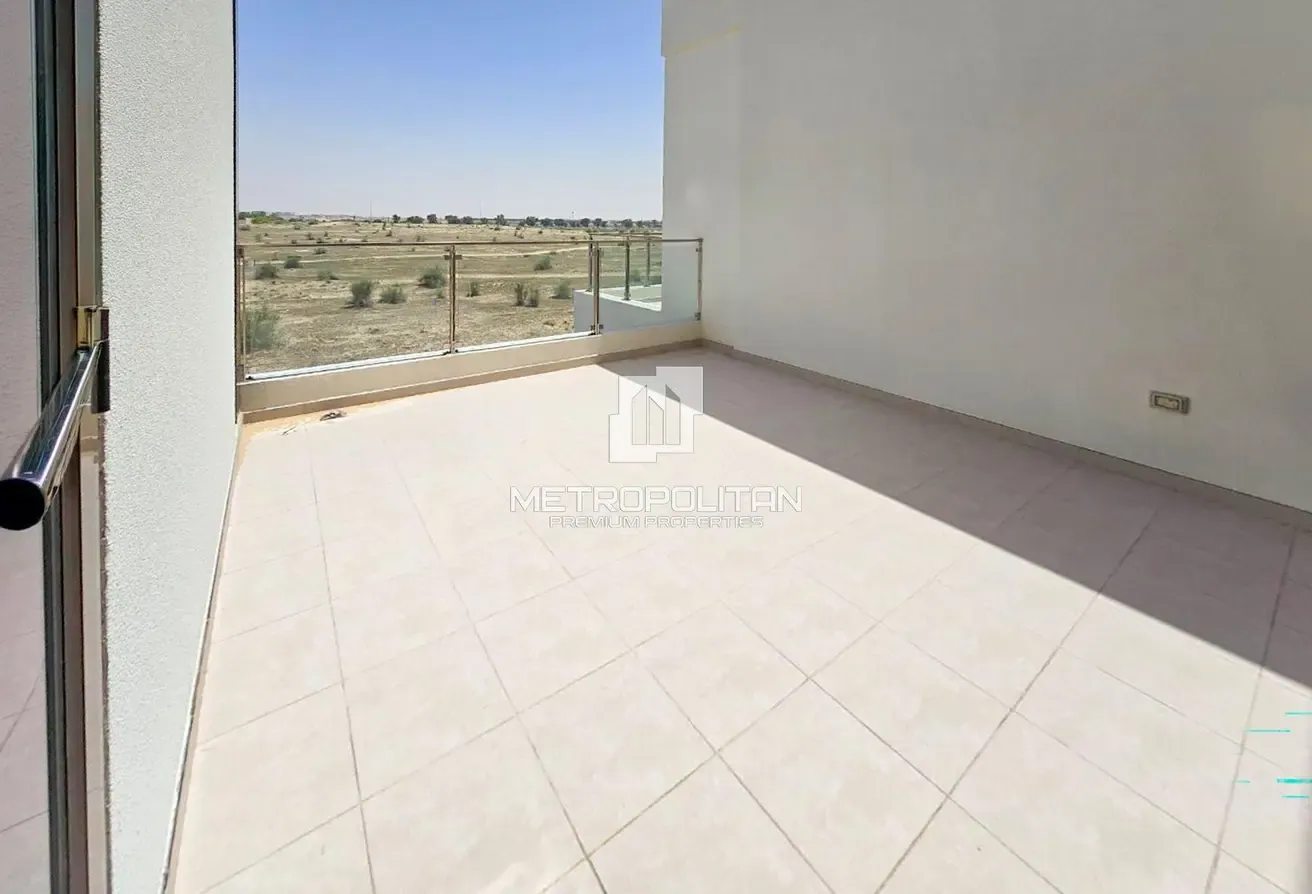 Spacious Layout | Single Row | Corner Unit | Vastu