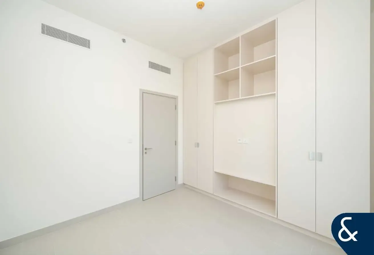 High Floor I Full Park View I Vacant Now