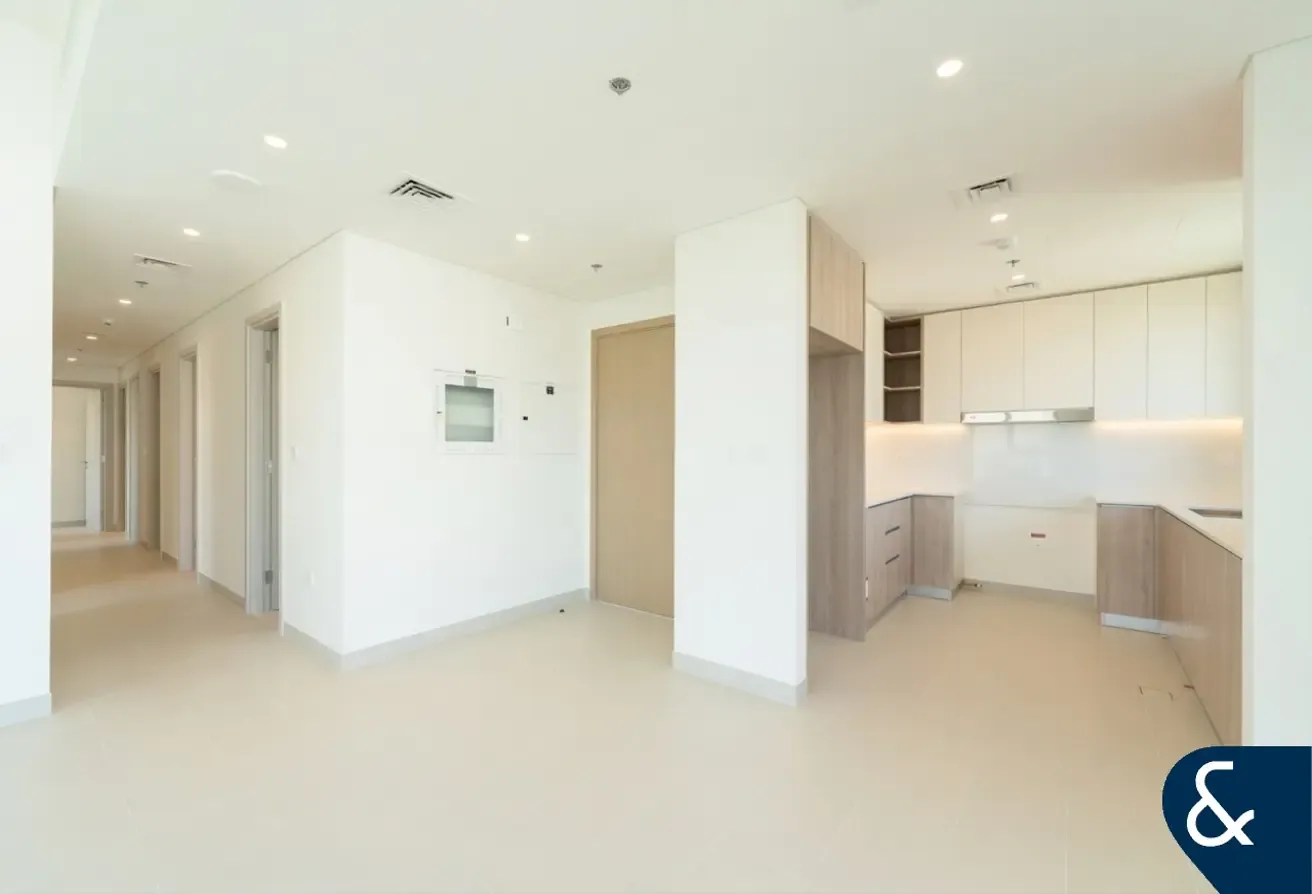 High Floor I Full Park View I Vacant Now