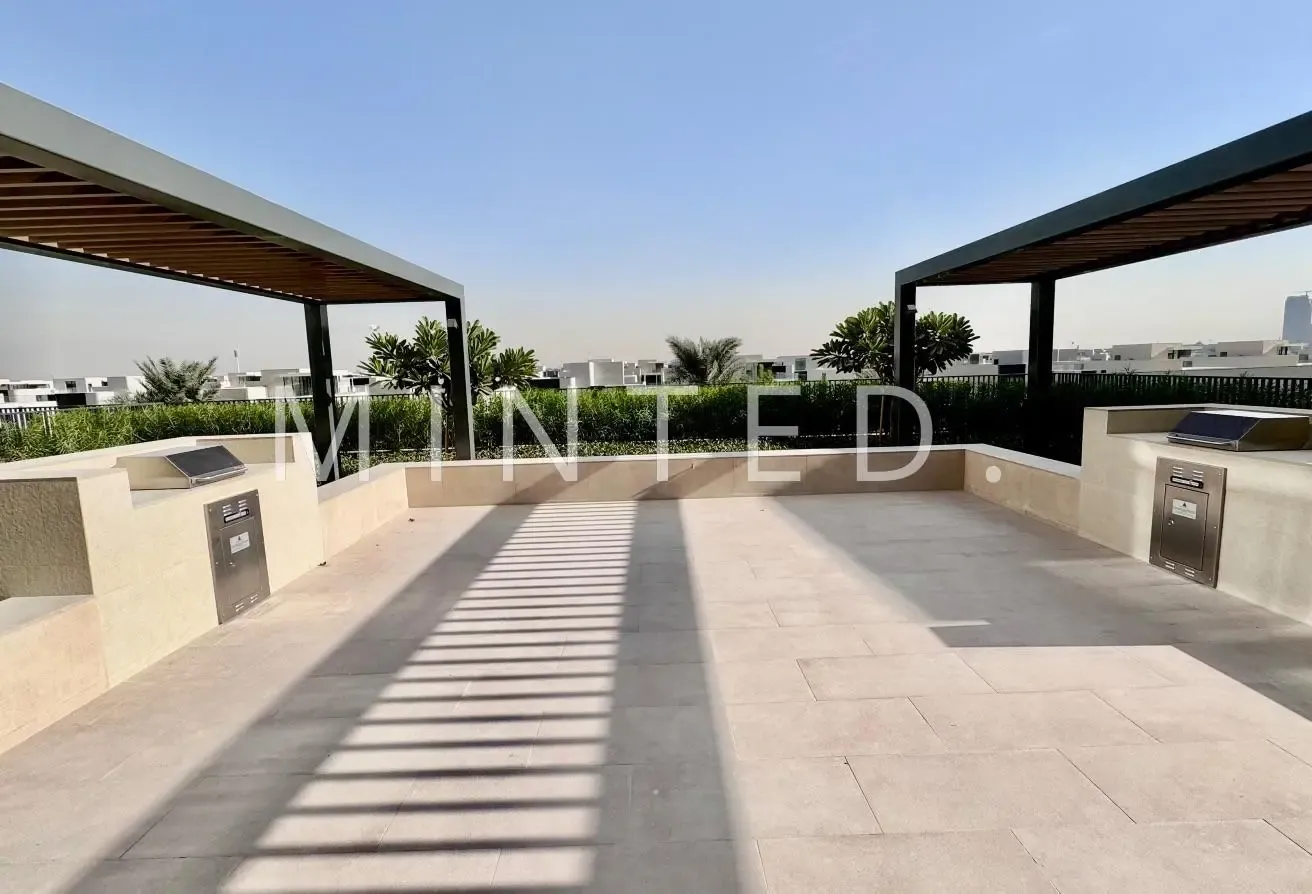 Spacious 1BR | Park View | Excellent Location