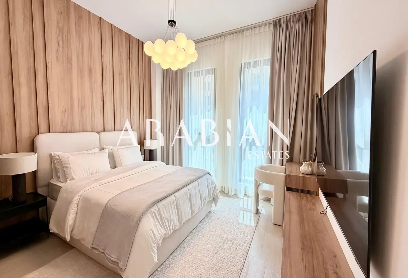Upgraded | Fully Furnished | Pool View