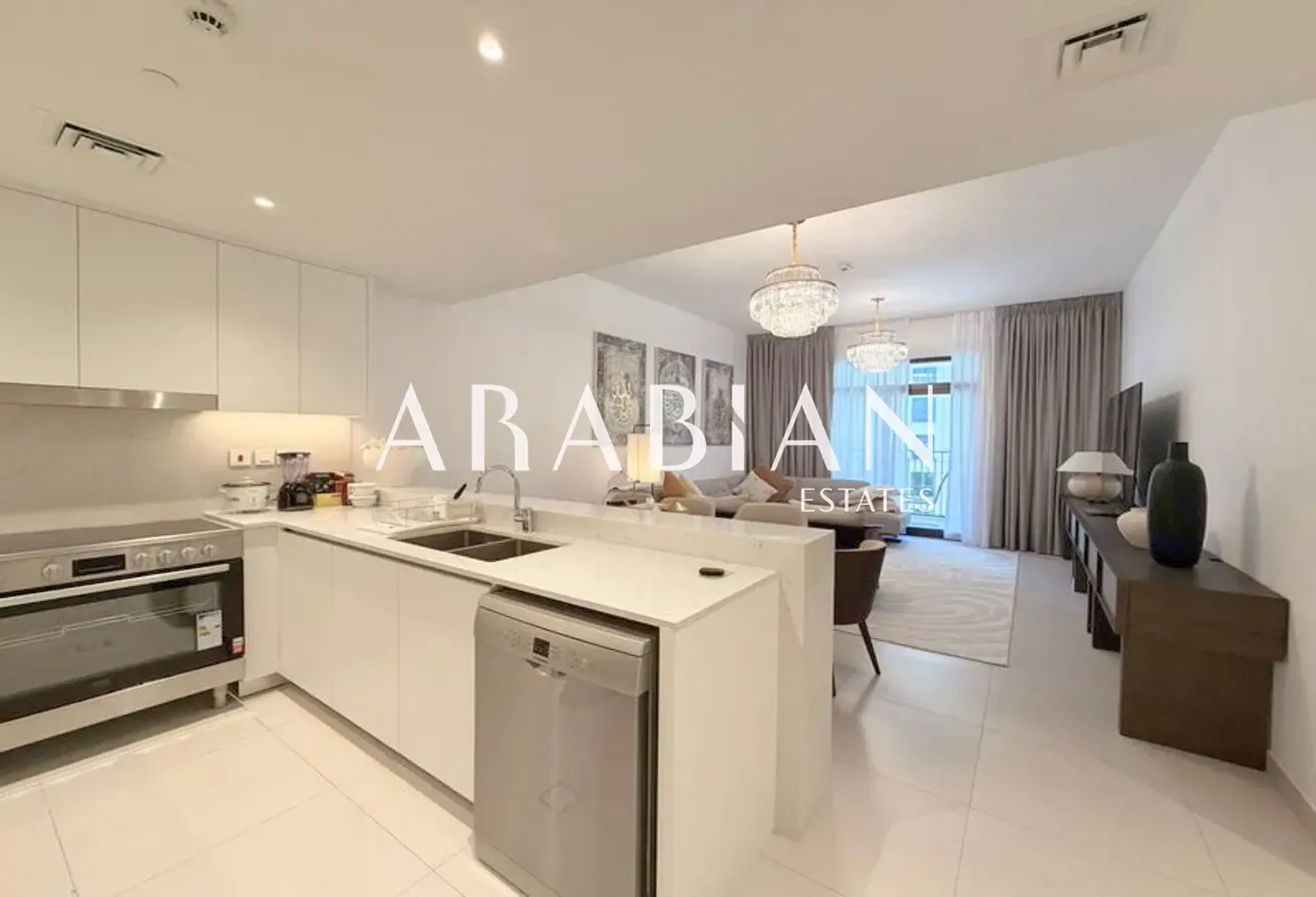 Pool View | Bright | Fully Furnished