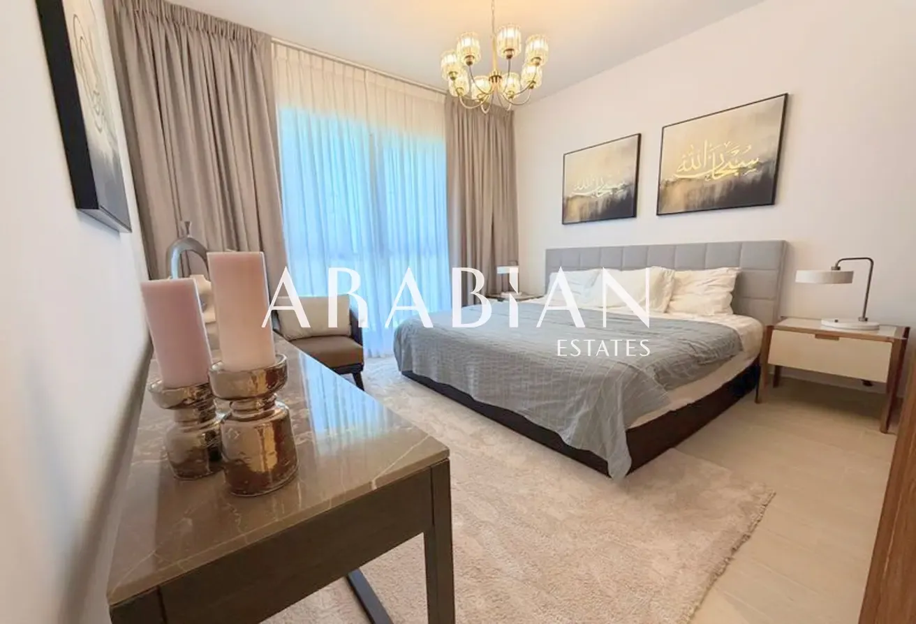 Pool View | Bright | Fully Furnished