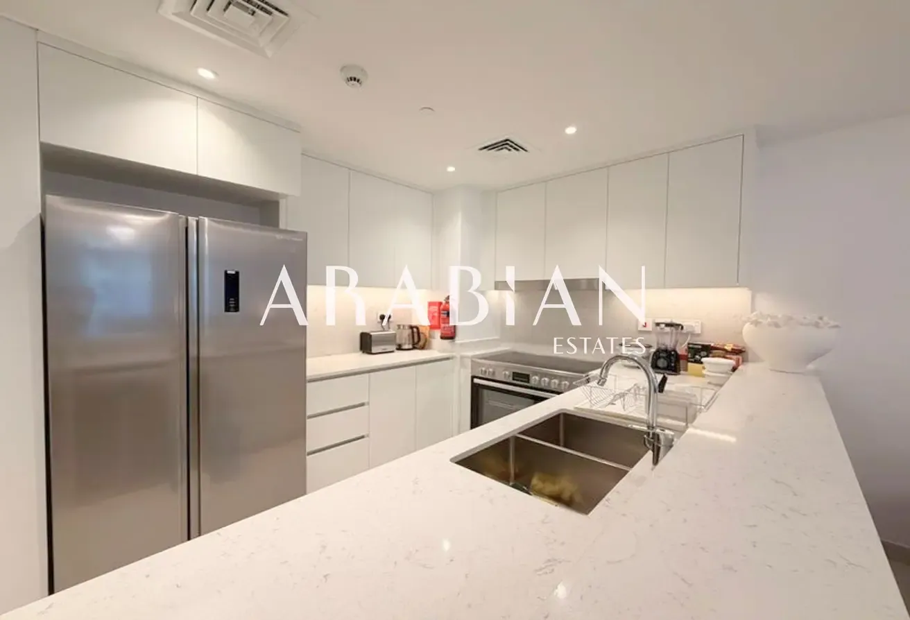 Pool View | Bright | Fully Furnished