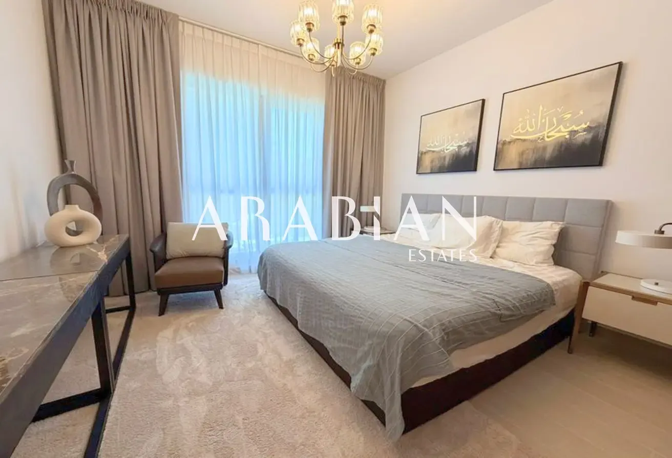 Pool View | Bright | Fully Furnished