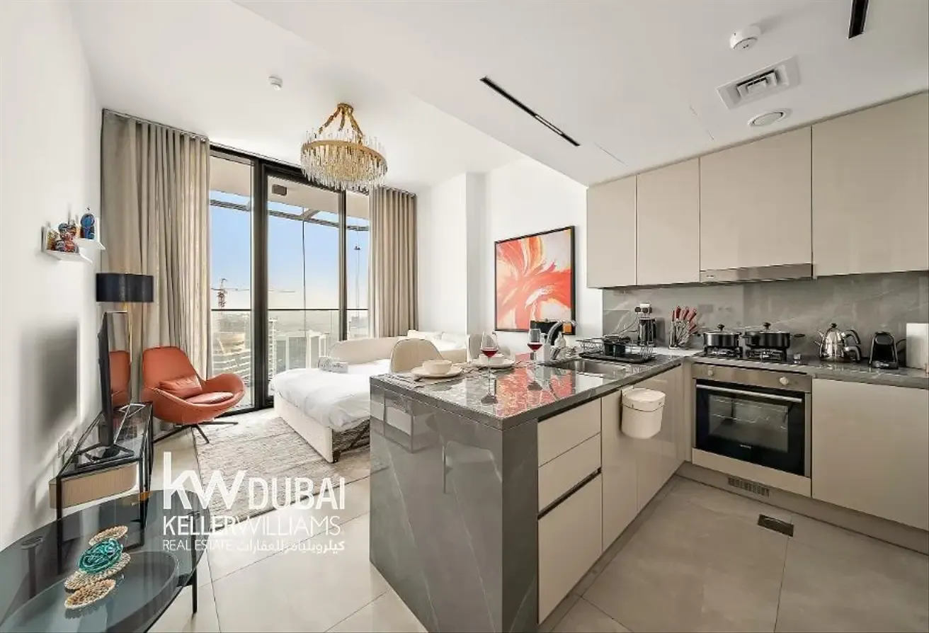 FULLY FURNISHED I HIGH FLOOR I BRIGHT LAYOUT