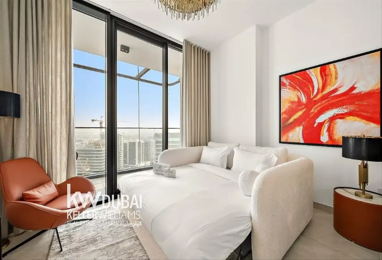 FULLY FURNISHED I HIGH FLOOR I BRIGHT LAYOUT