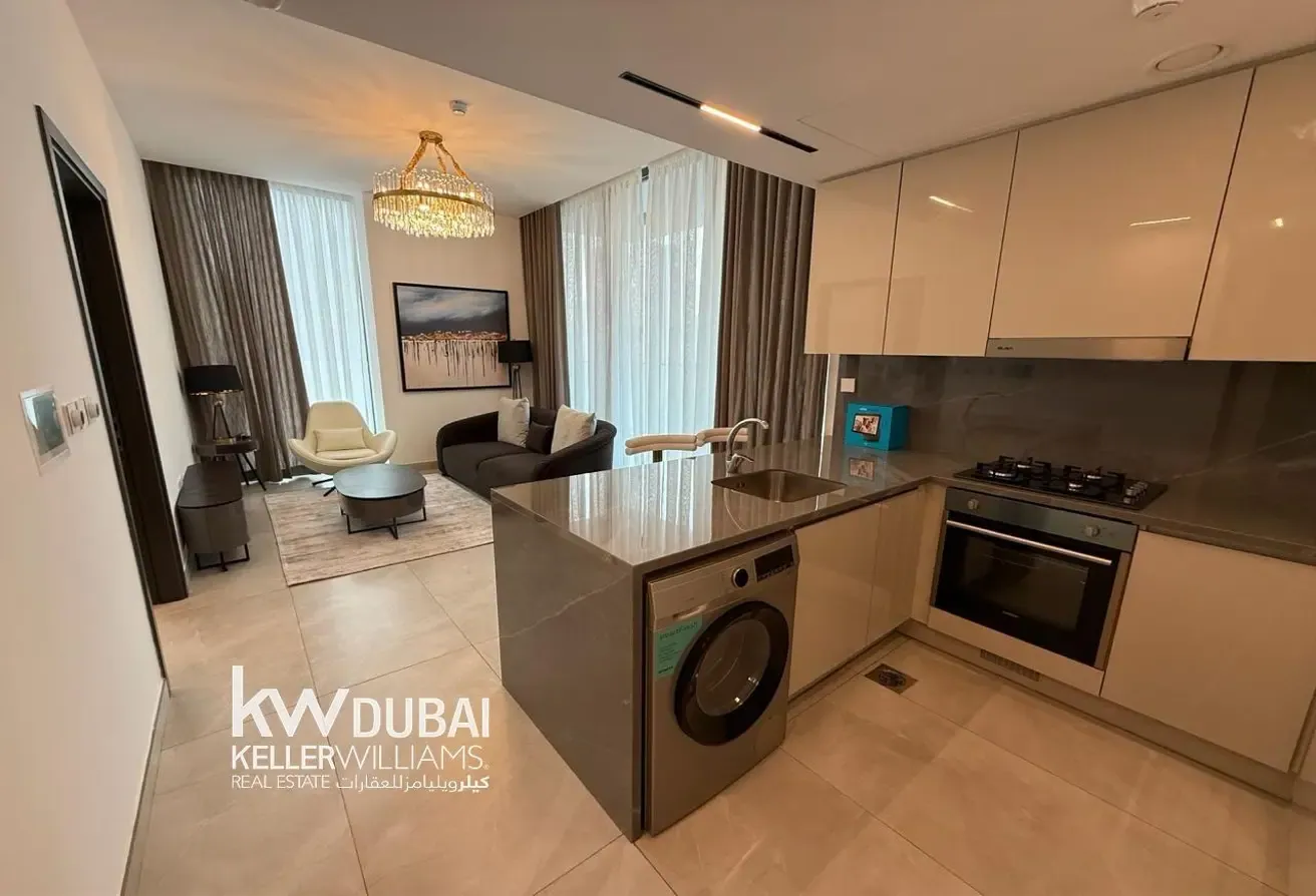 FULLY FURNISHED I MULTIPLE CHEQUES I BRIGHT LAYOUT