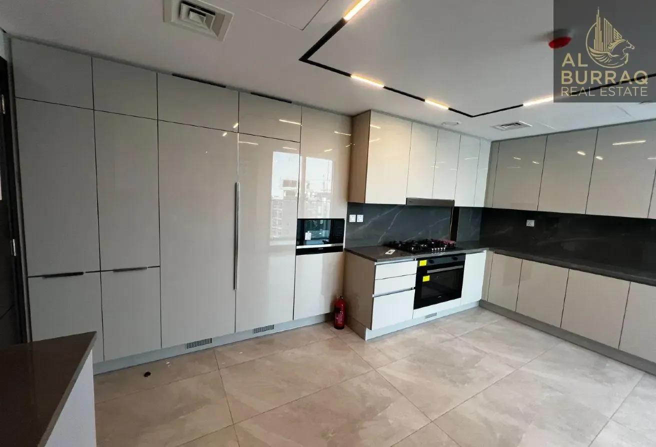 Fully Furnished | Spacious | Burj Khalifa View
