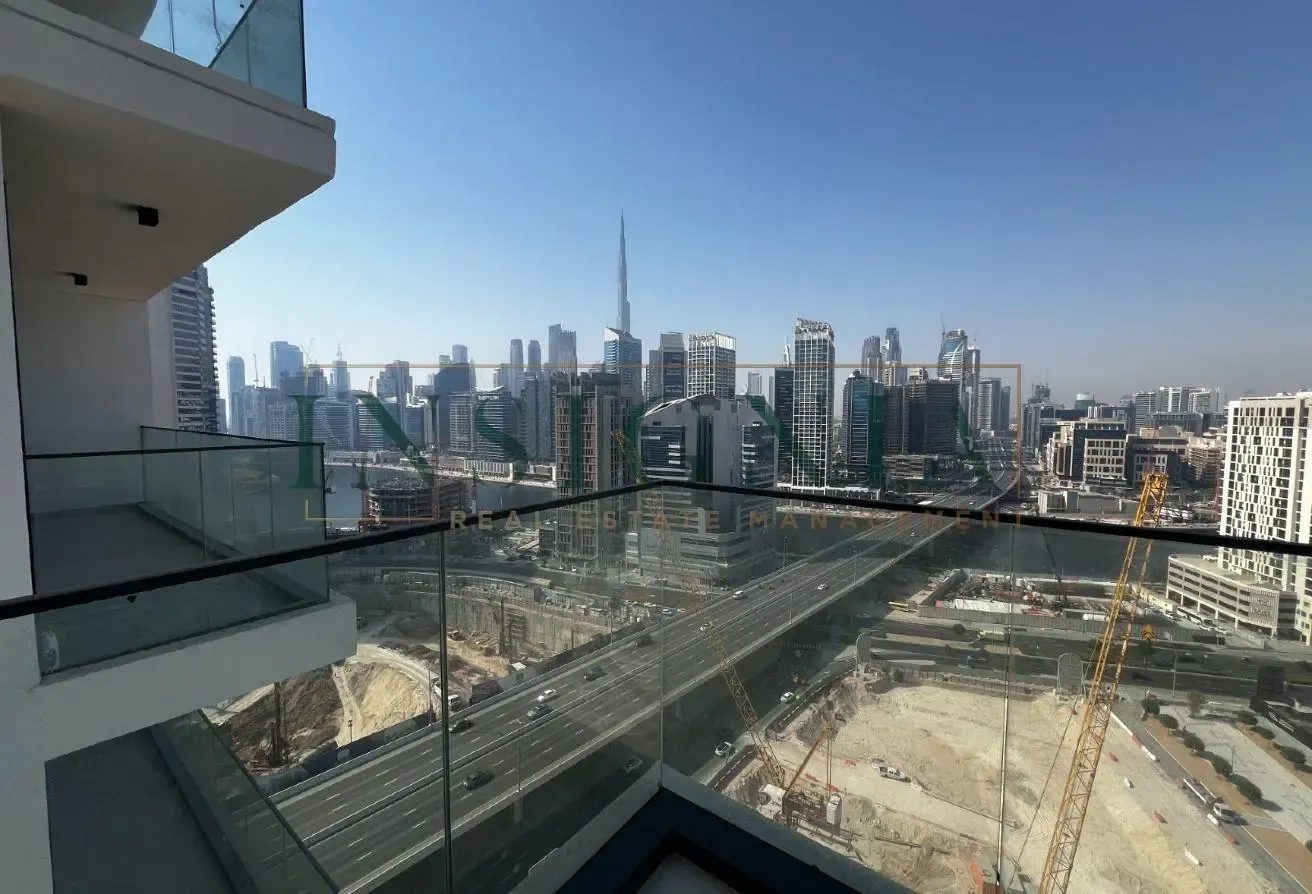 Furnished High Floor Spacious Partial Canal View