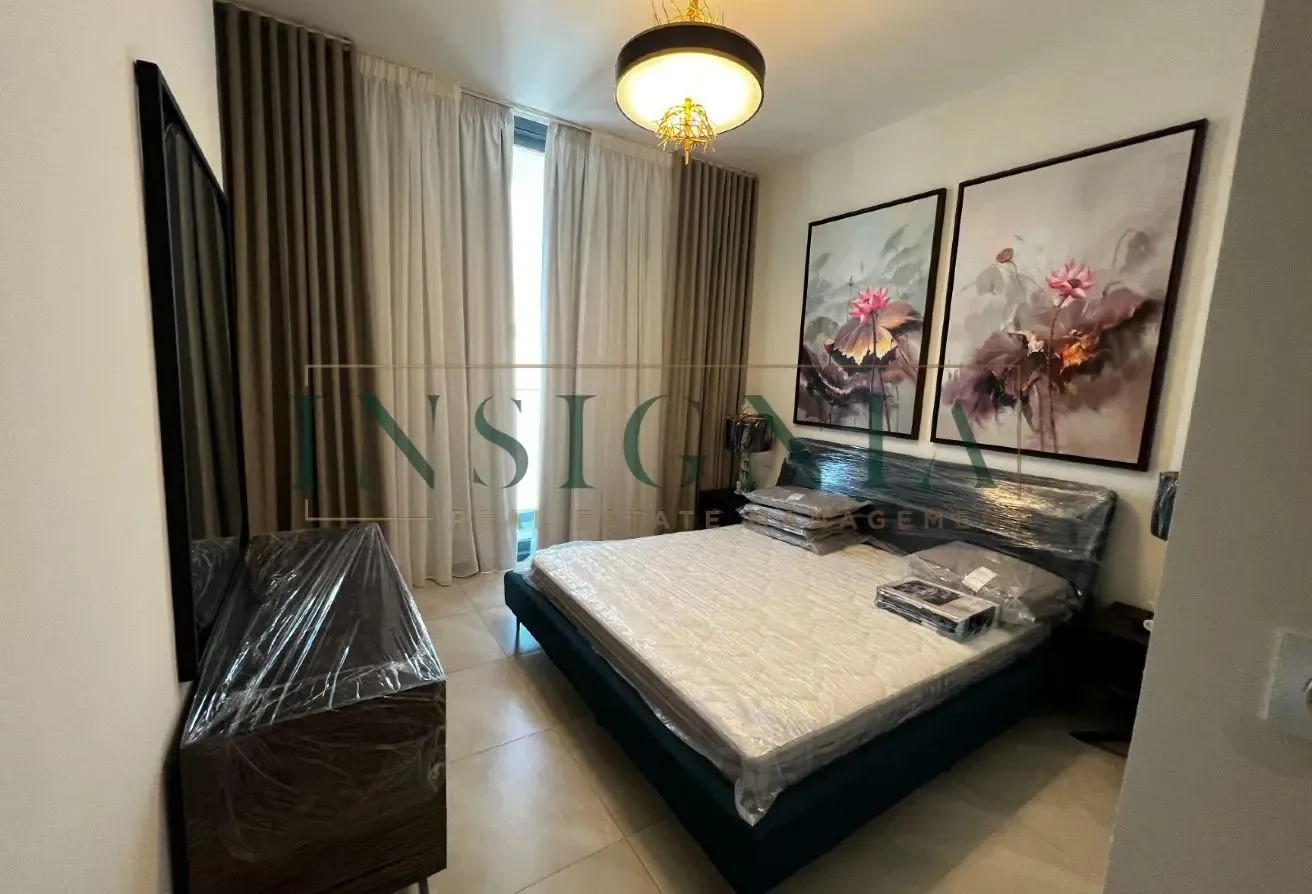 Furnished High Floor Spacious Partial Canal View