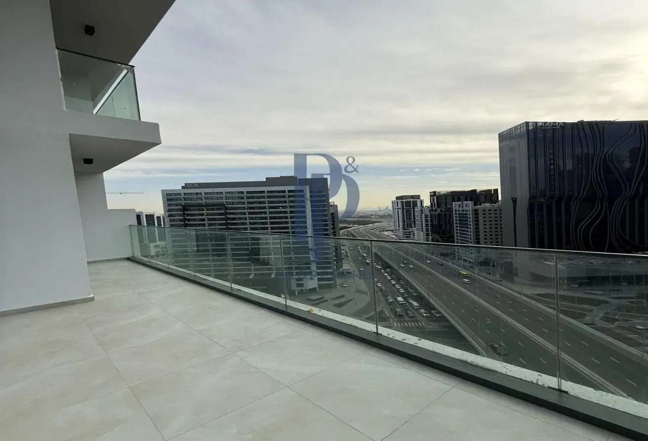 Large Balcony I High Floor I Furnished