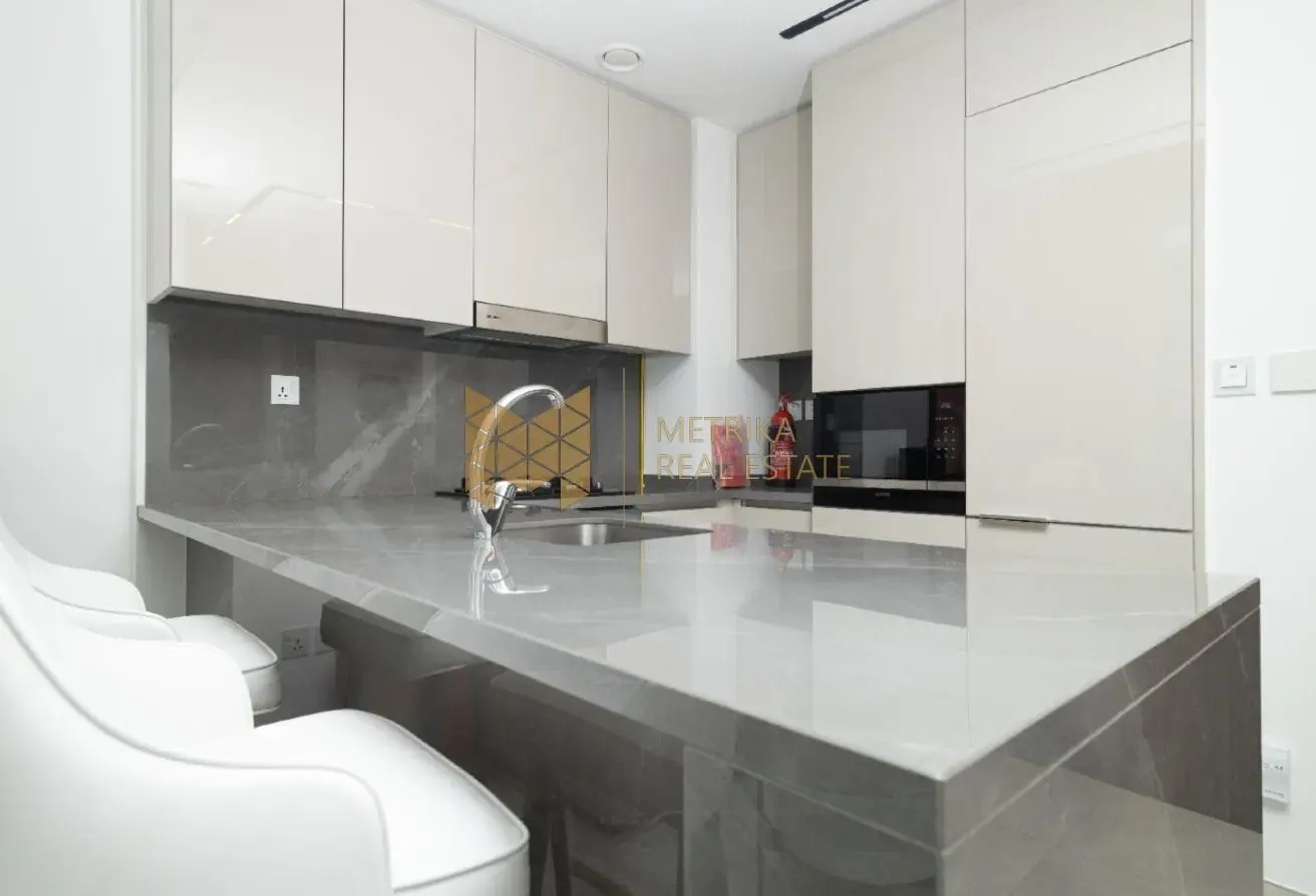 Furnished 1 BR | Low Floor | Prime Location