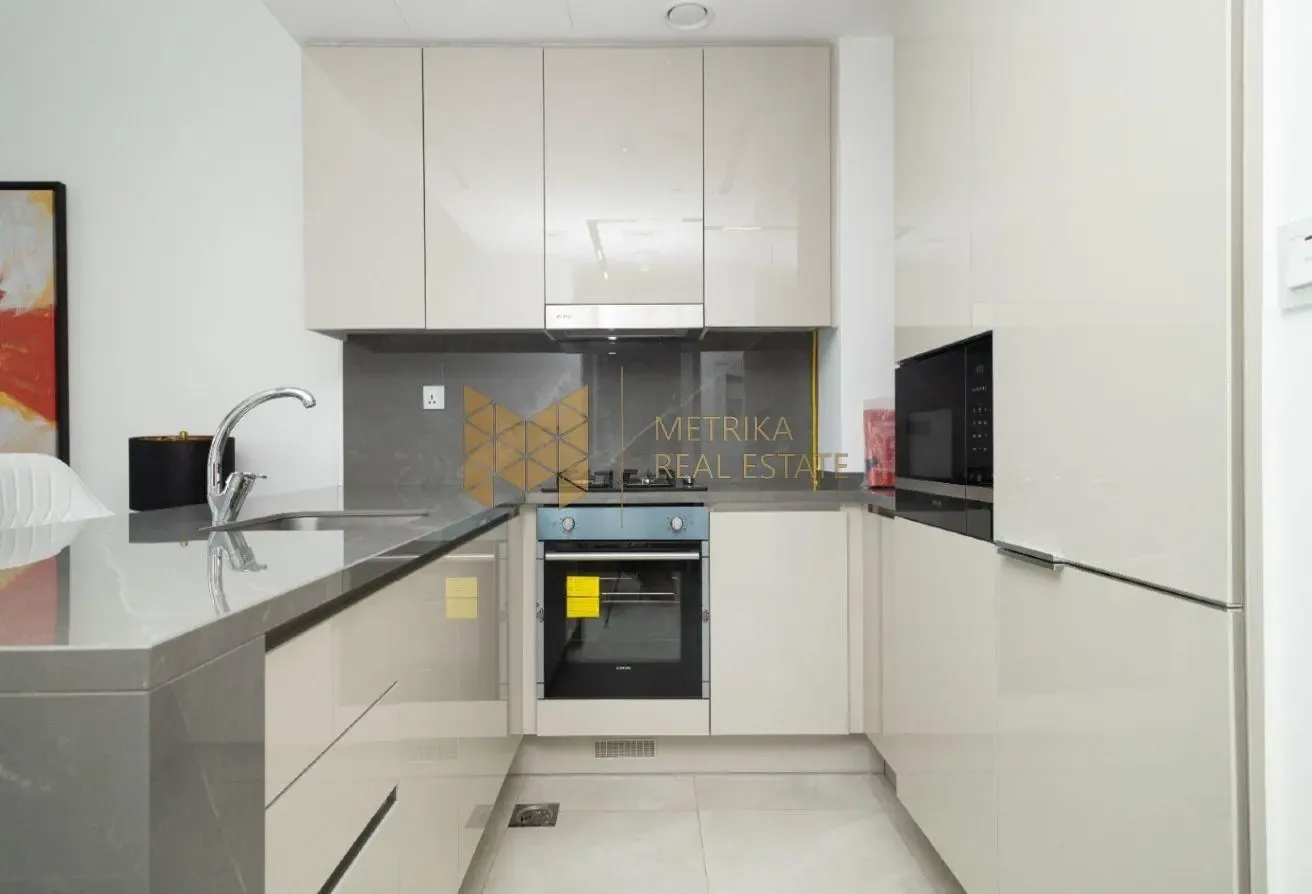 Furnished 1 BR | Low Floor | Prime Location