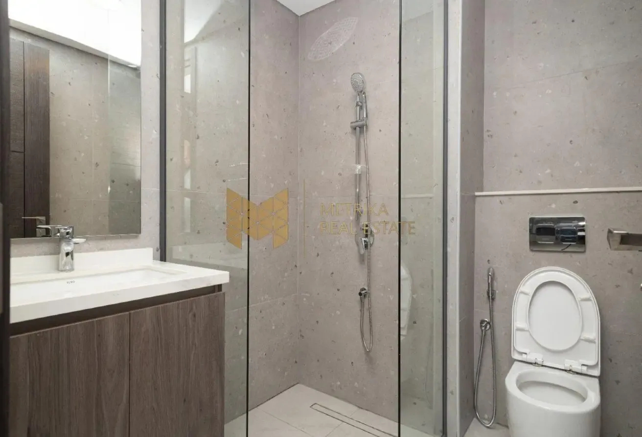 Furnished 1 BR | Low Floor | Prime Location