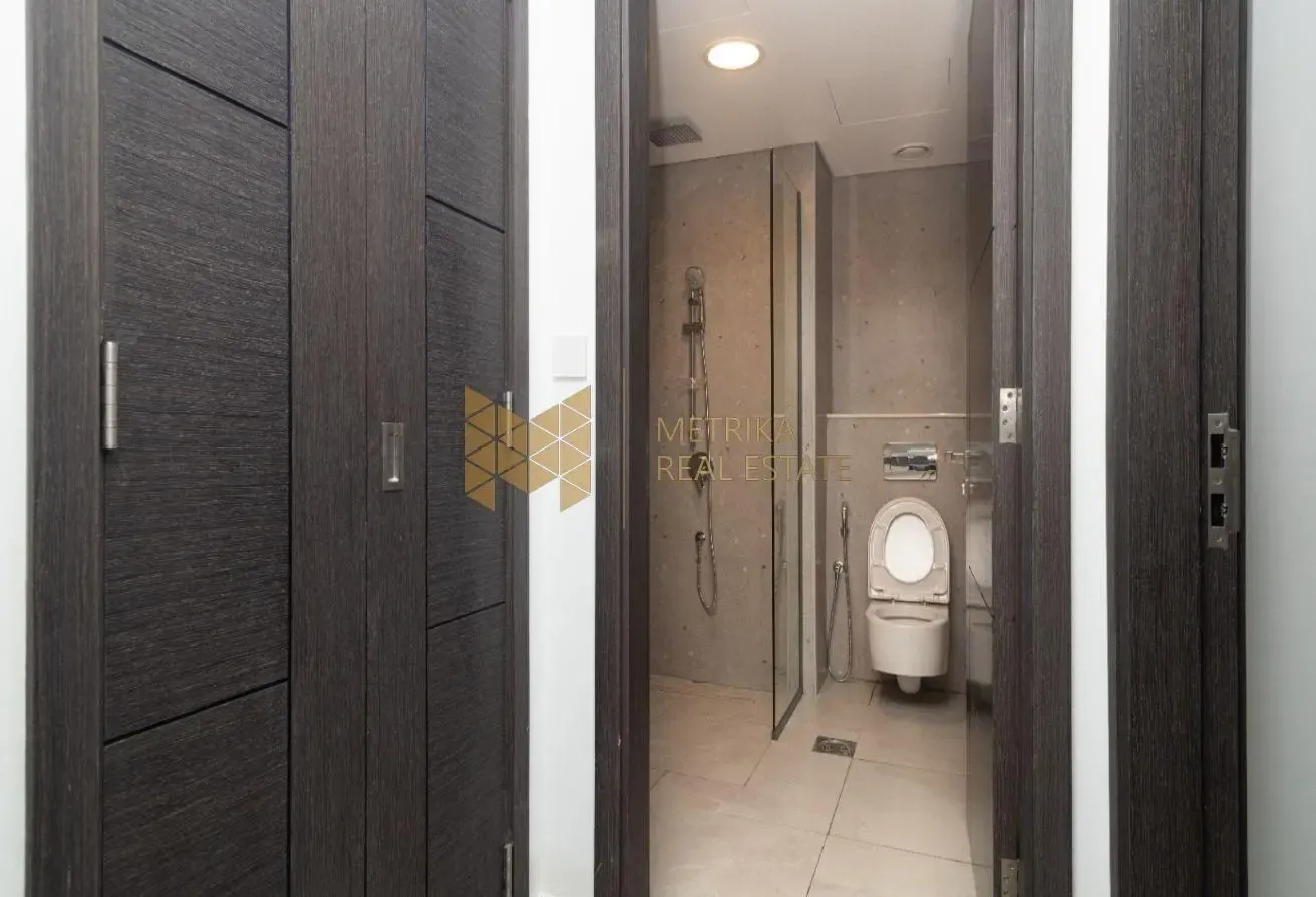 Furnished 1 BR | Low Floor | Prime Location