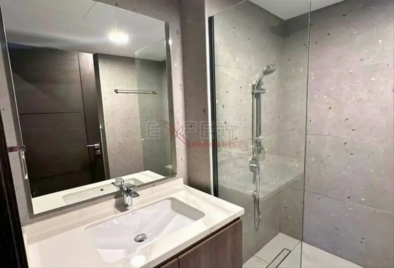 Stylish Apartment | Furnished Modern Living | City Views