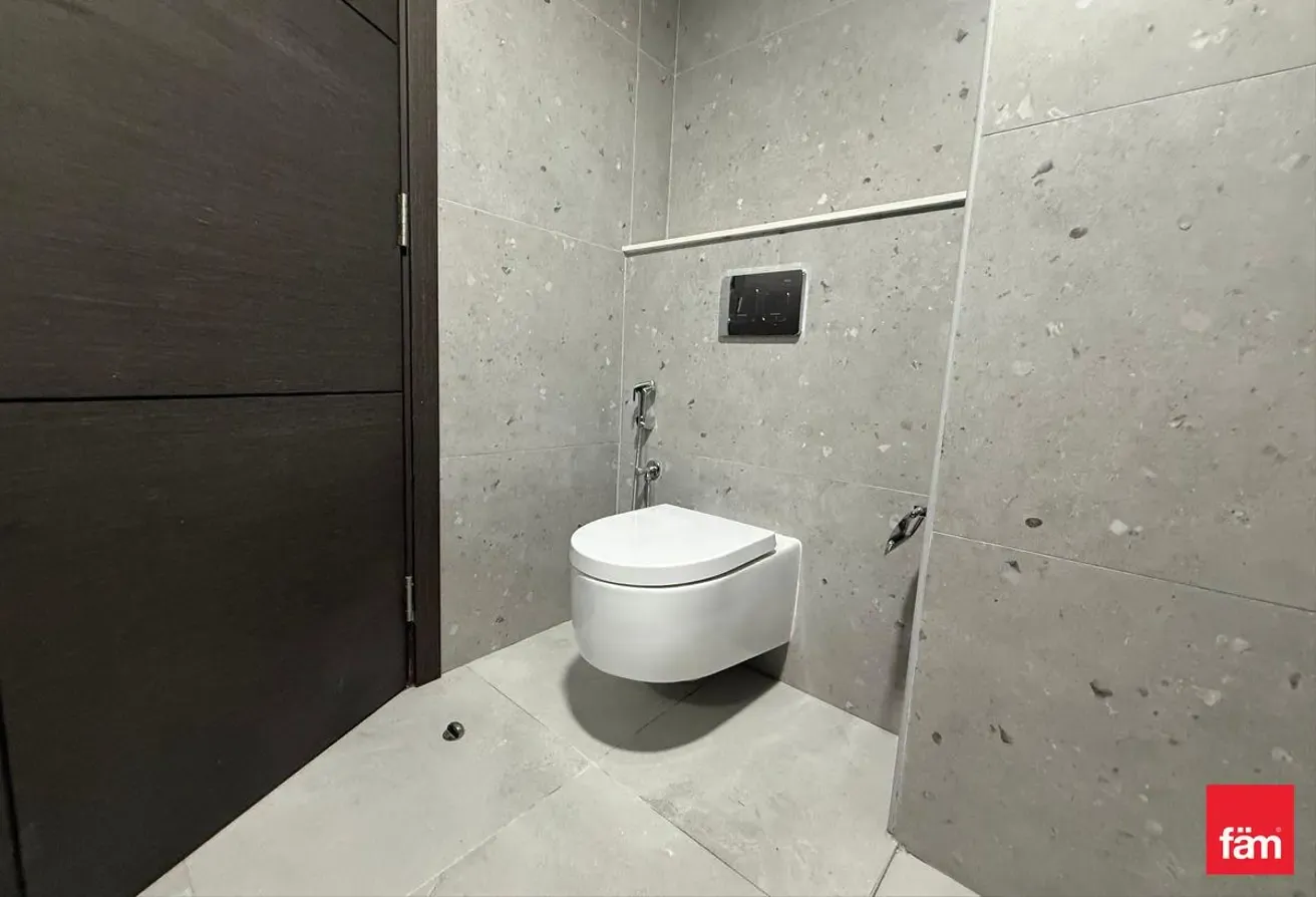 Mid Floor | Furnished | Ready To Move In