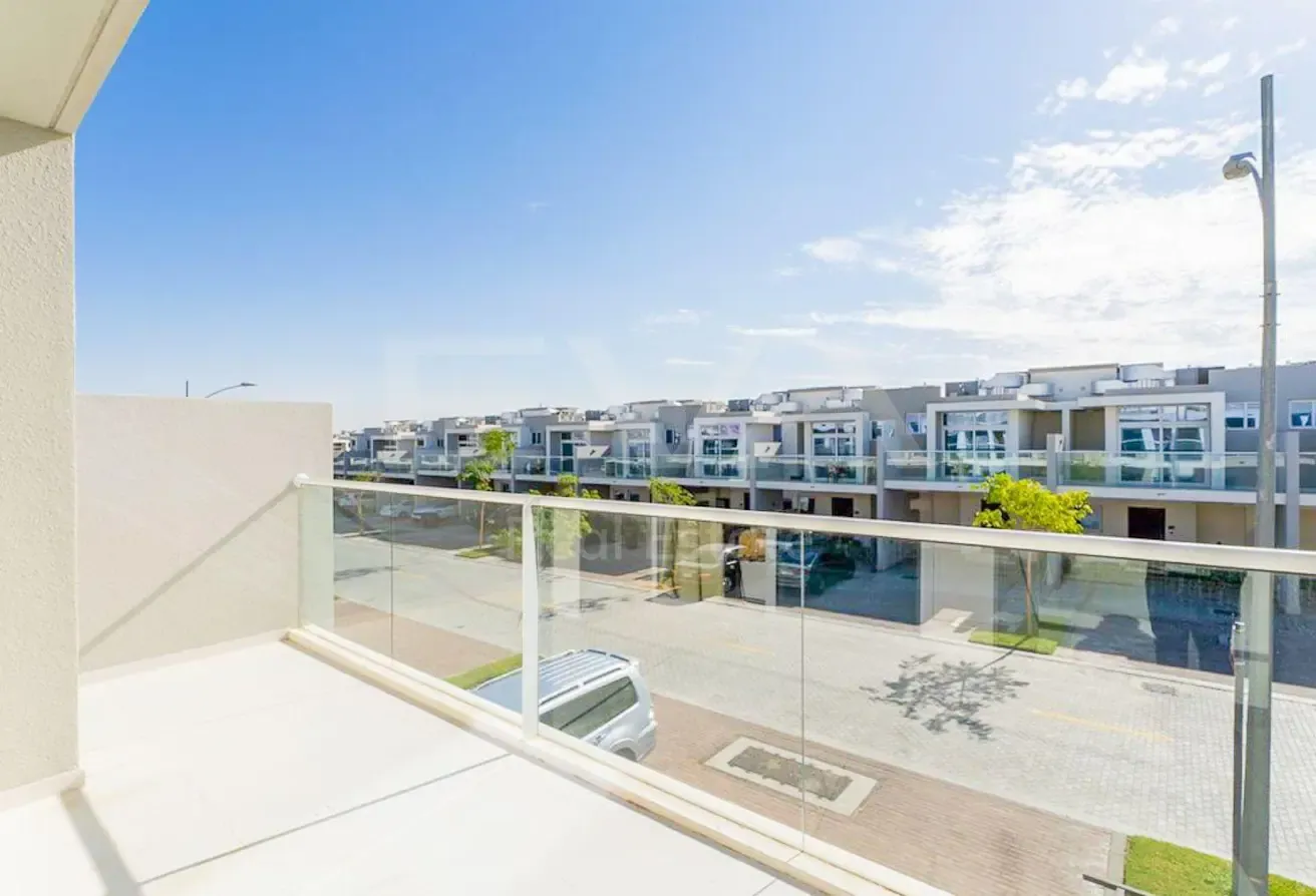 BIG BALCONY | CORNER UNIT | FULLY FURNISHED