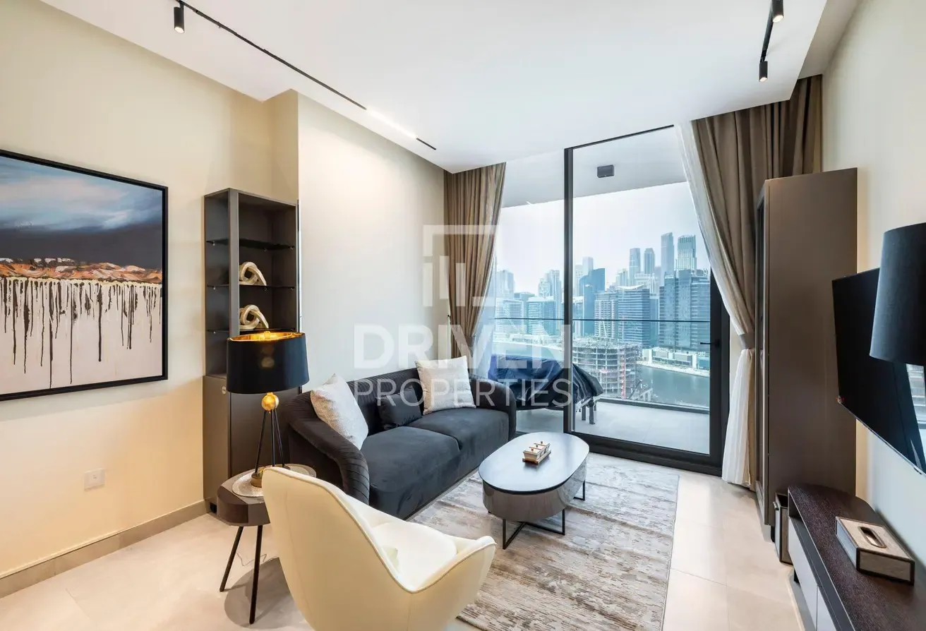 Burj Khalifa View | Furnished and Vacant