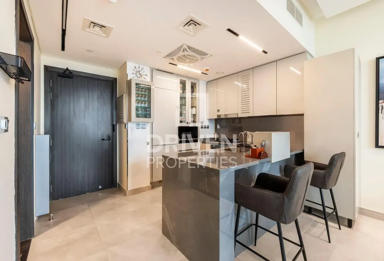 Burj Khalifa View | Furnished and Vacant