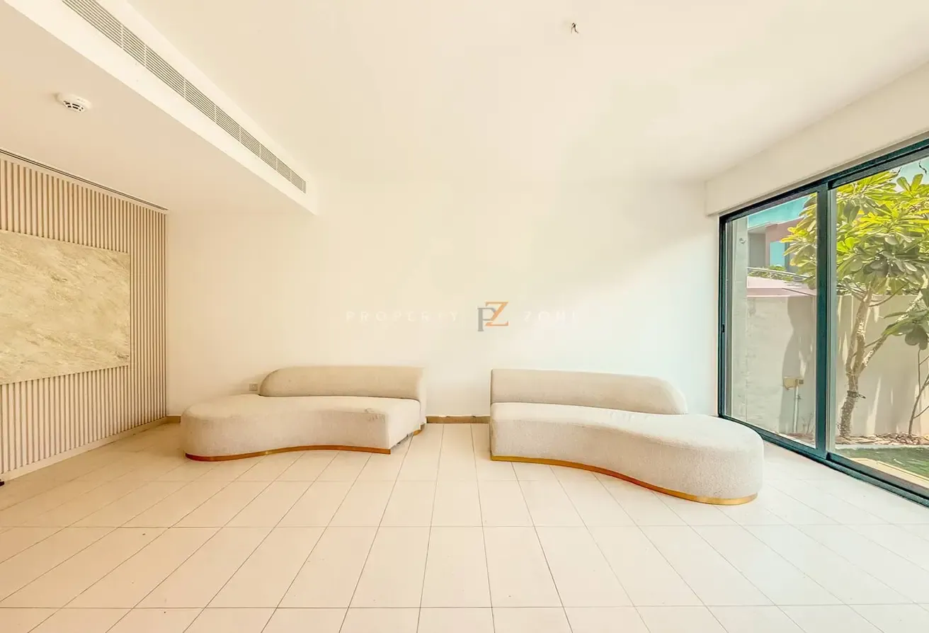 Bright & Spacious | Green Belt | Vacant Now