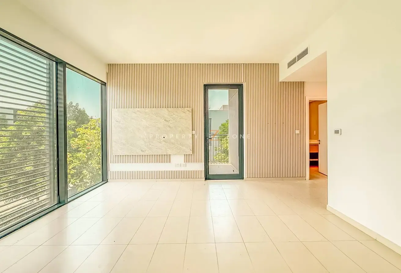 Bright & Spacious | Green Belt | Vacant Now
