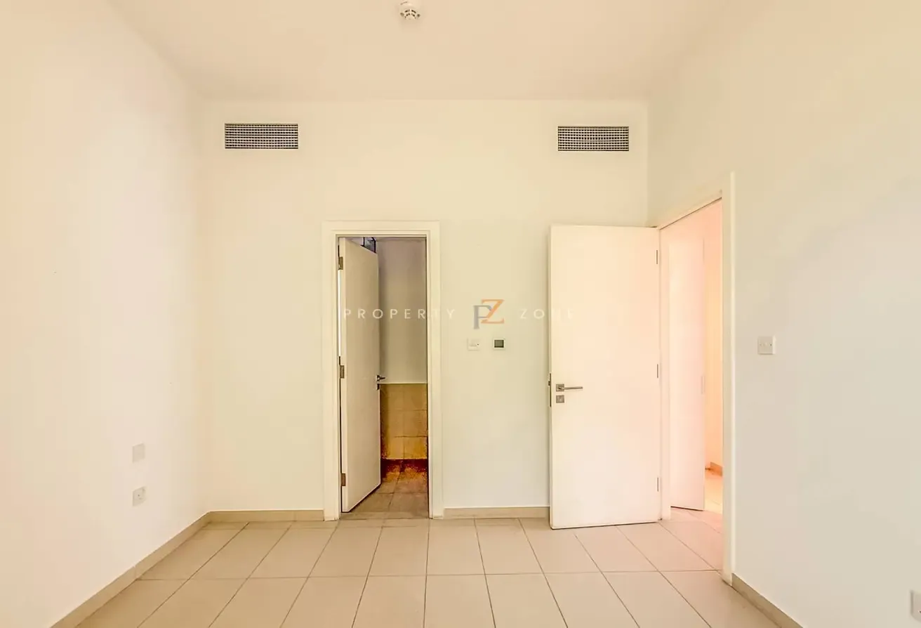 Bright & Spacious | Green Belt | Vacant Now