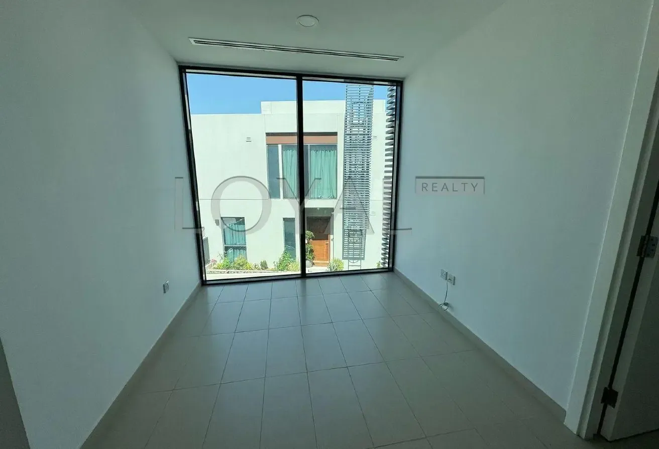 Vacant | Big Plot | Prime Location
