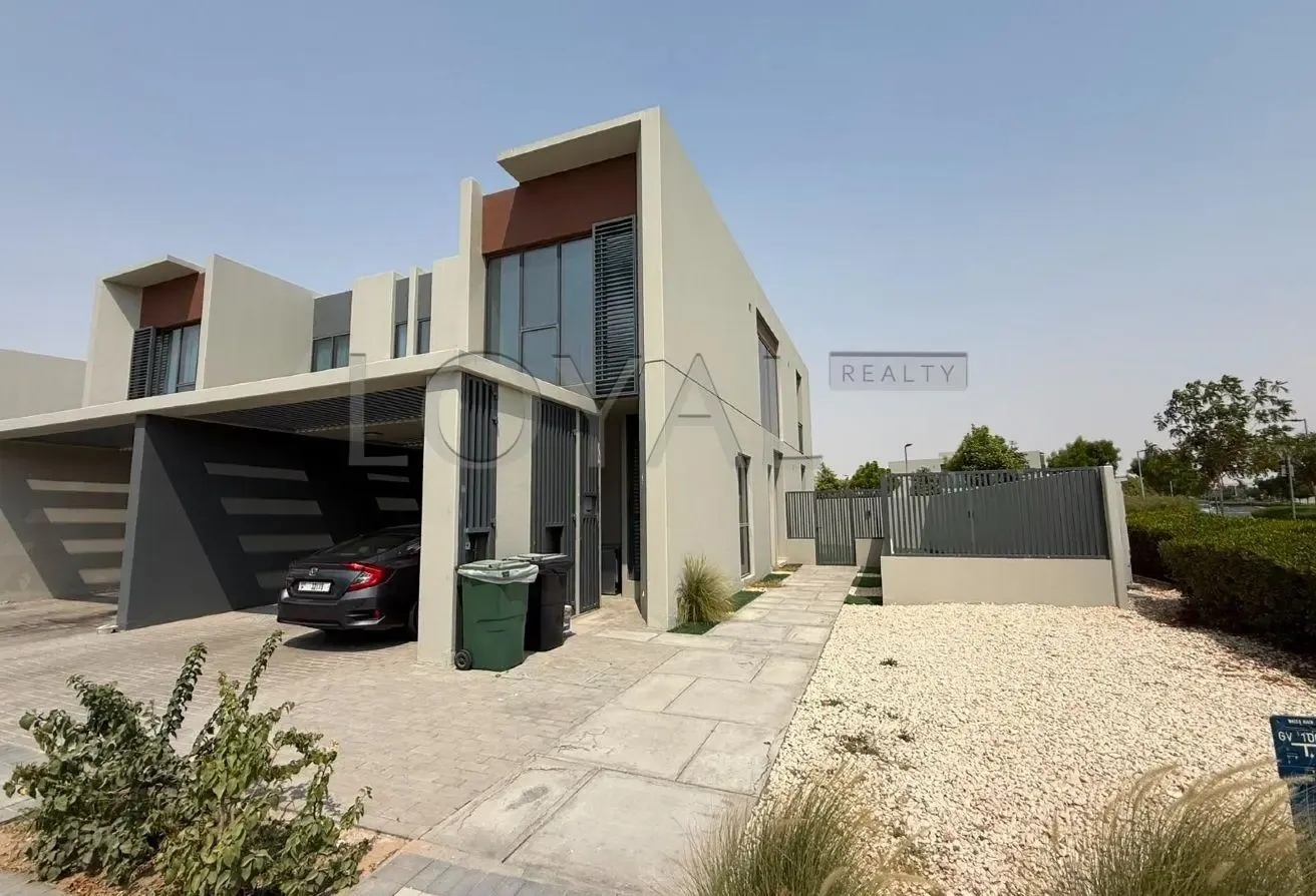 Community Expert | Full Corner Unit | Park Facing