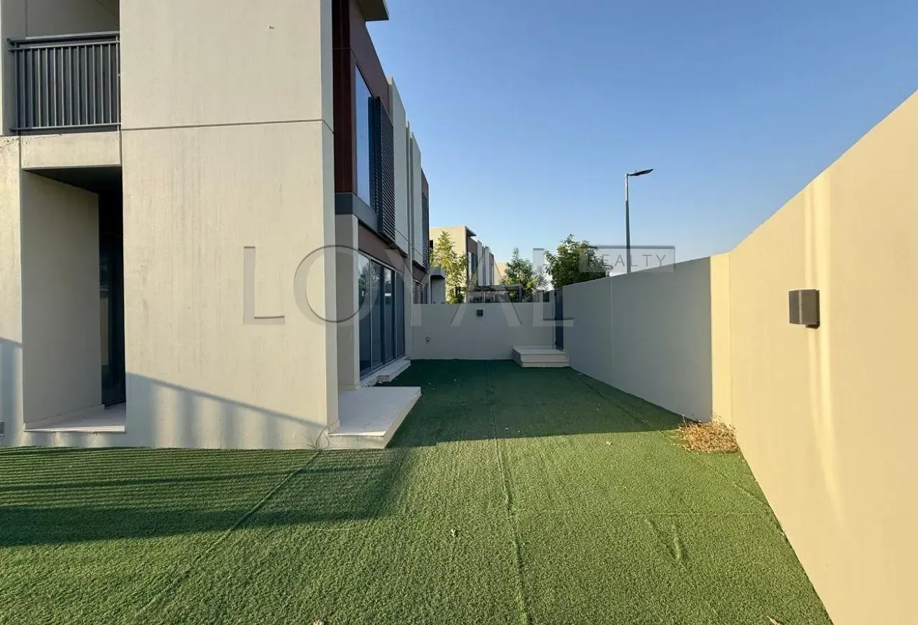 Community Expert | Full Corner Unit | Park Facing