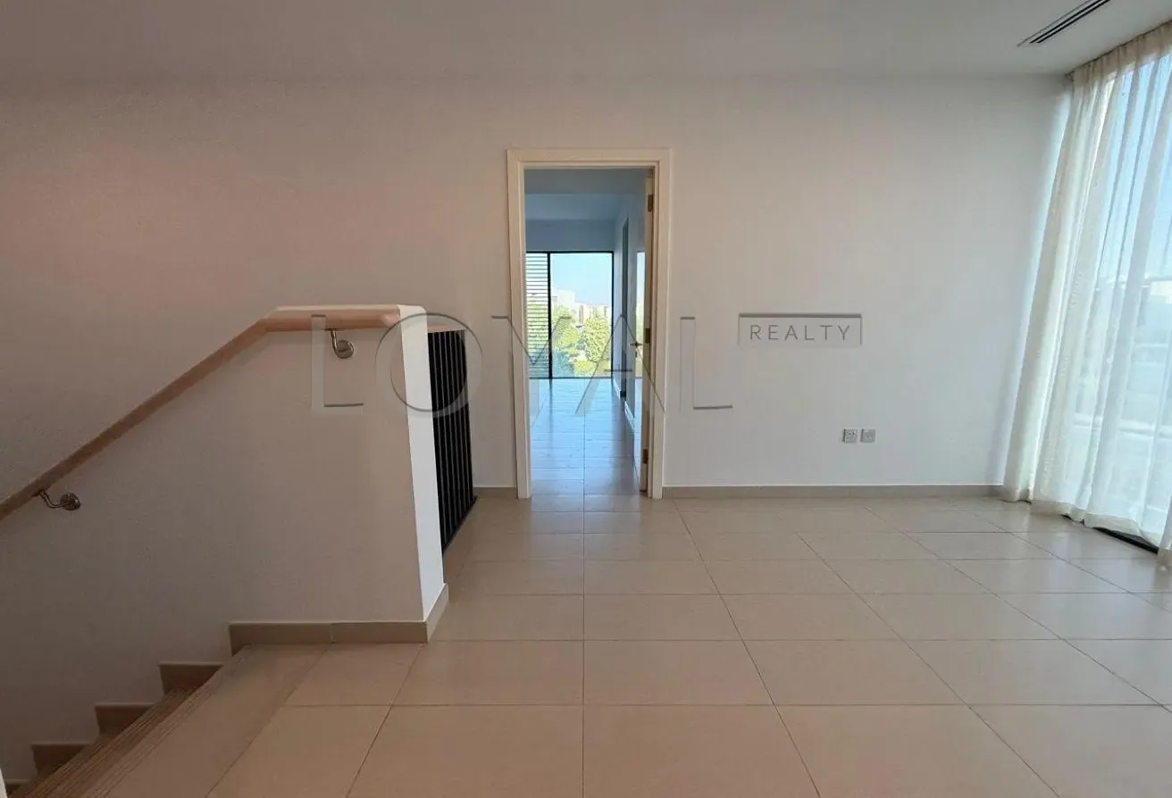 Community Expert | Full Corner Unit | Park Facing