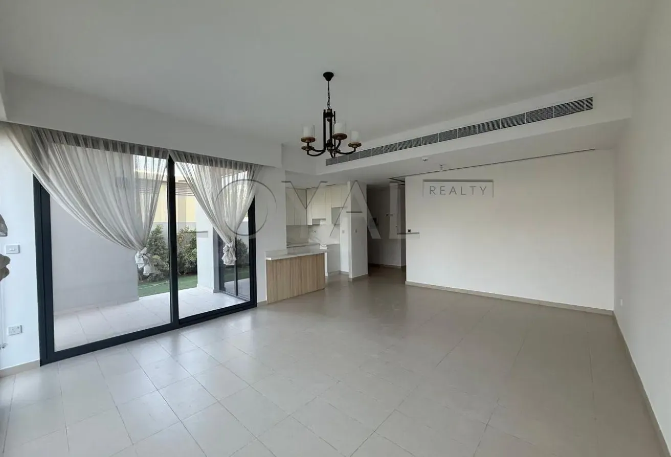 True Corner Unit | Single Row | Spacious