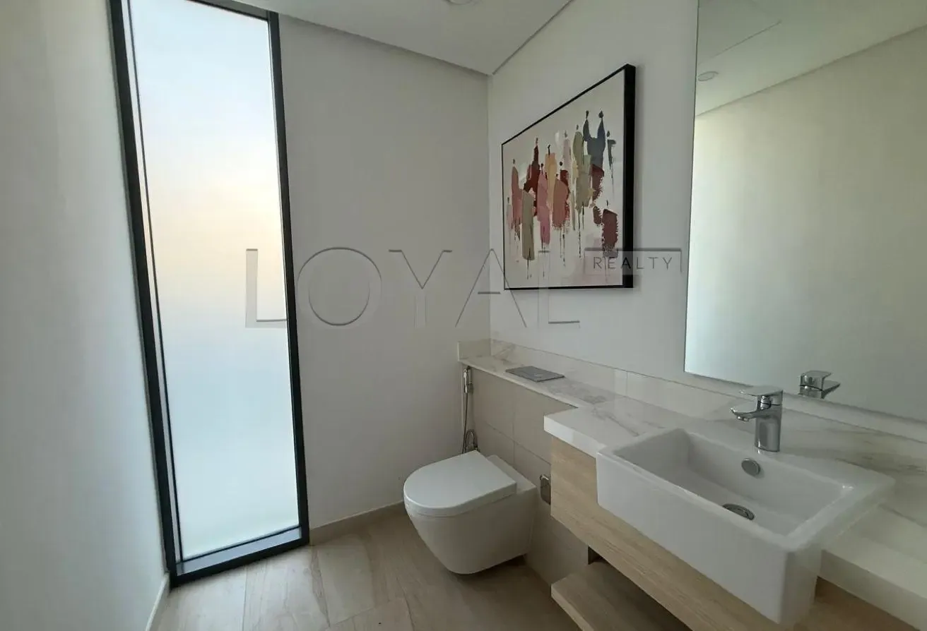 True Corner Unit | Single Row | Spacious