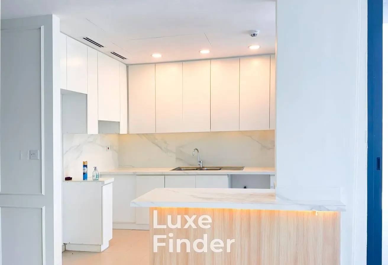 Corner Unit | Close to Pool | Vacant
