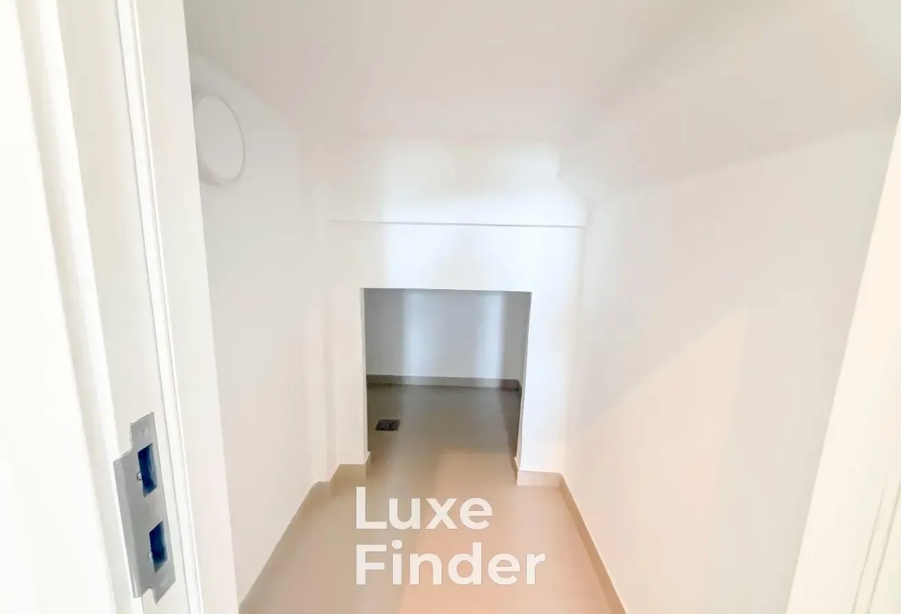 Corner Unit | Close to Pool | Vacant