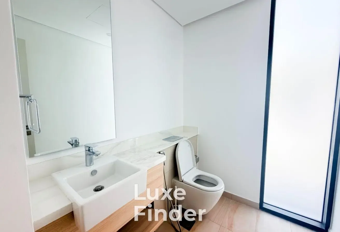 Corner Unit | Close to Pool | Vacant