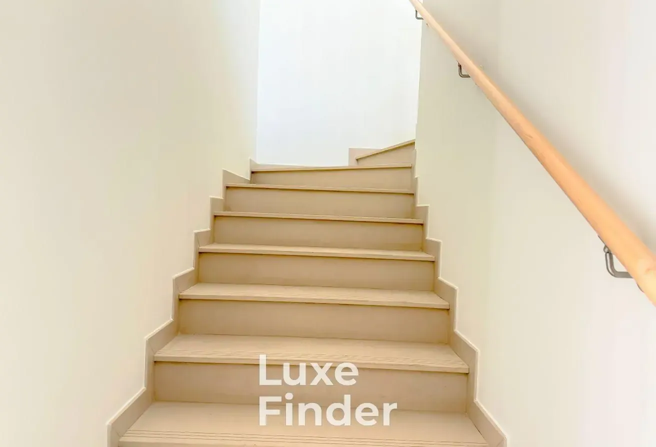 Corner Unit | Close to Pool | Vacant