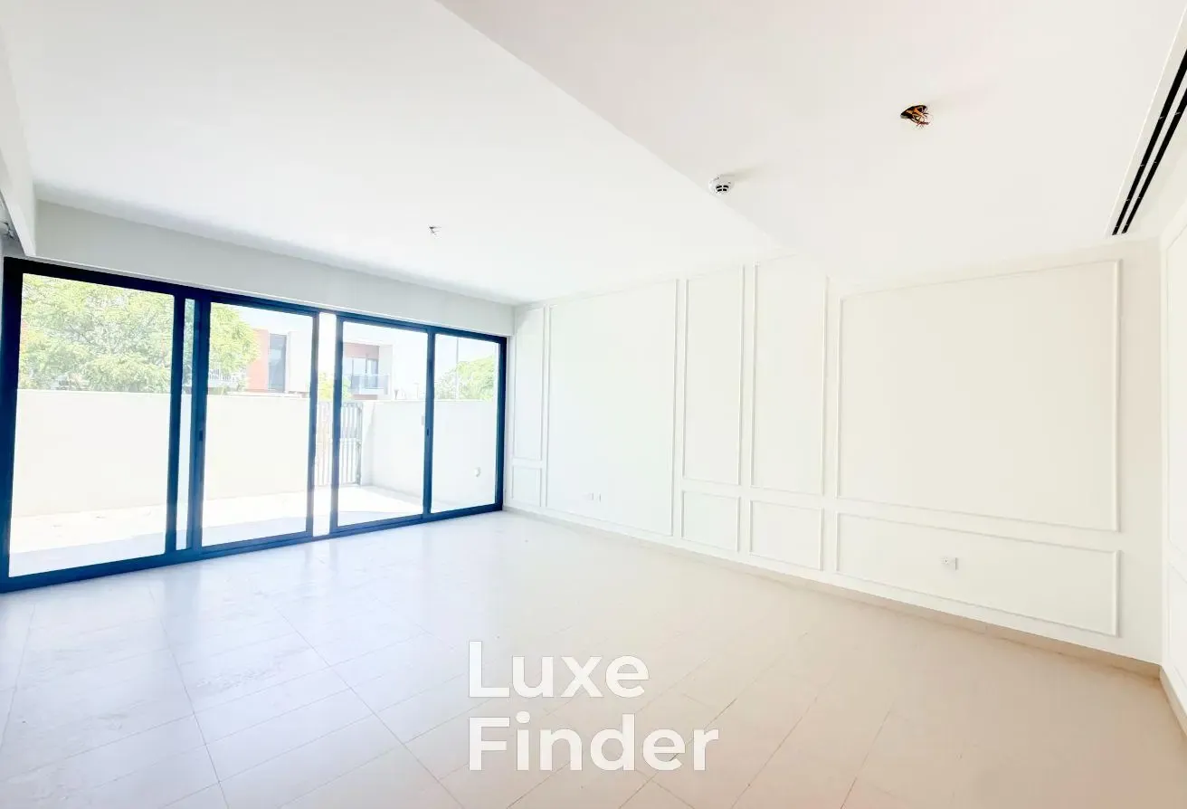 Corner Unit | Close to Pool | Vacant