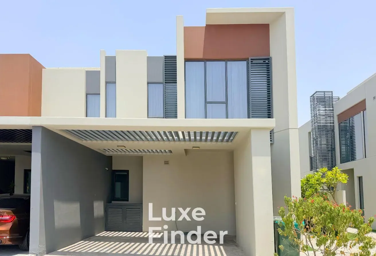 Spacious Layout | Single Row | Prime Location