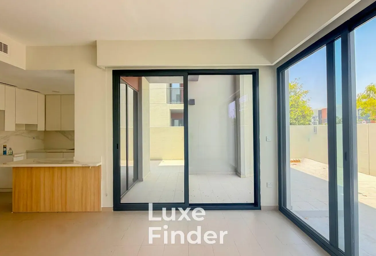 Spacious Layout | Single Row | Prime Location