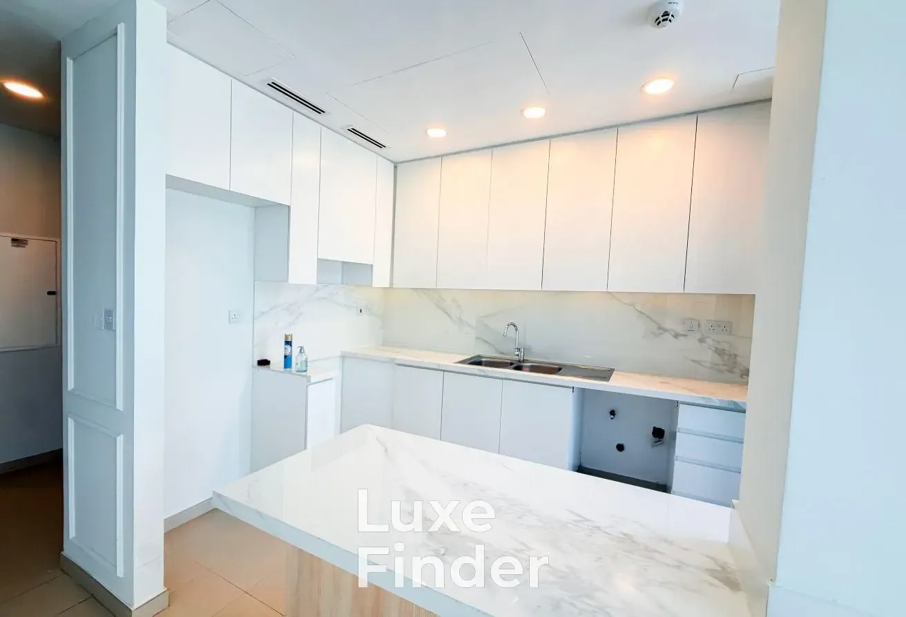 Spacious Layout | Single Row | Prime Location