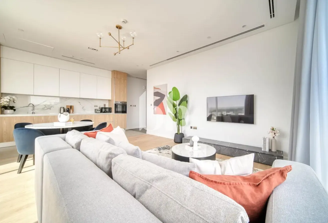 Premium Furnishing | Serviced Living | 12 Cheques