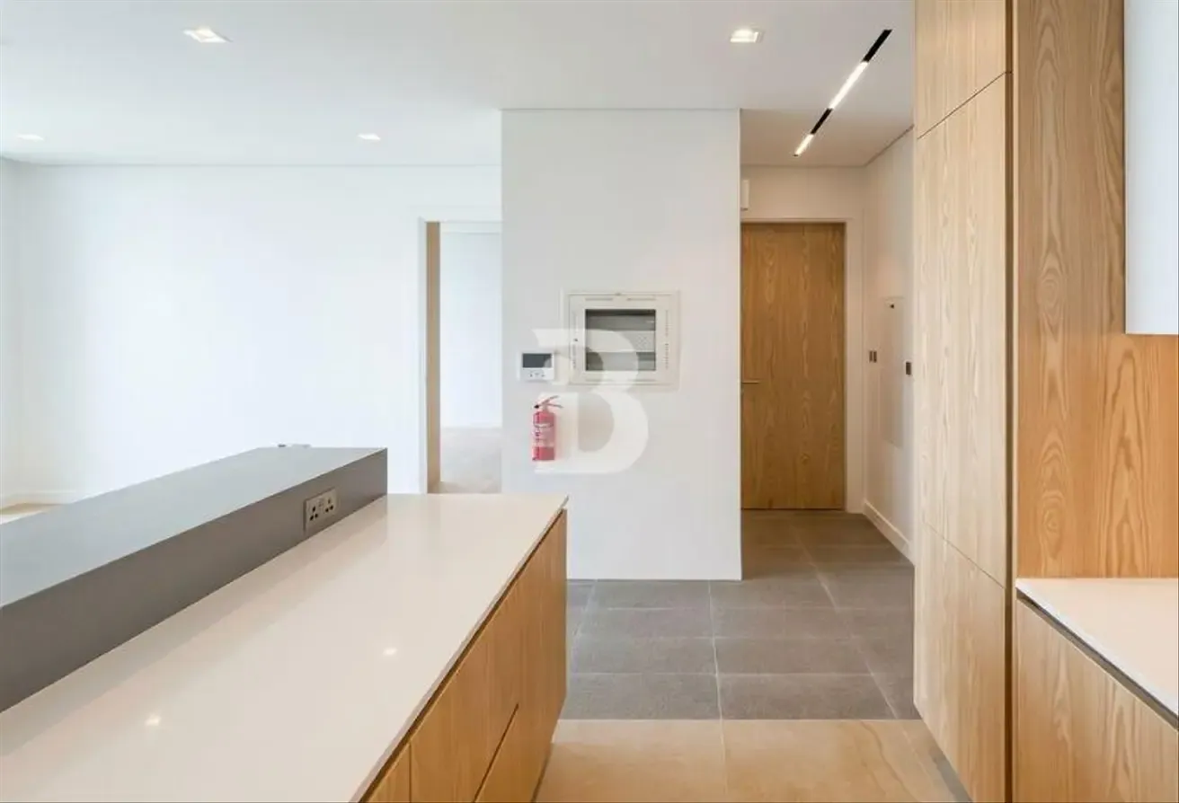 Your Ideal Dubai Rental Awaits! Spacious