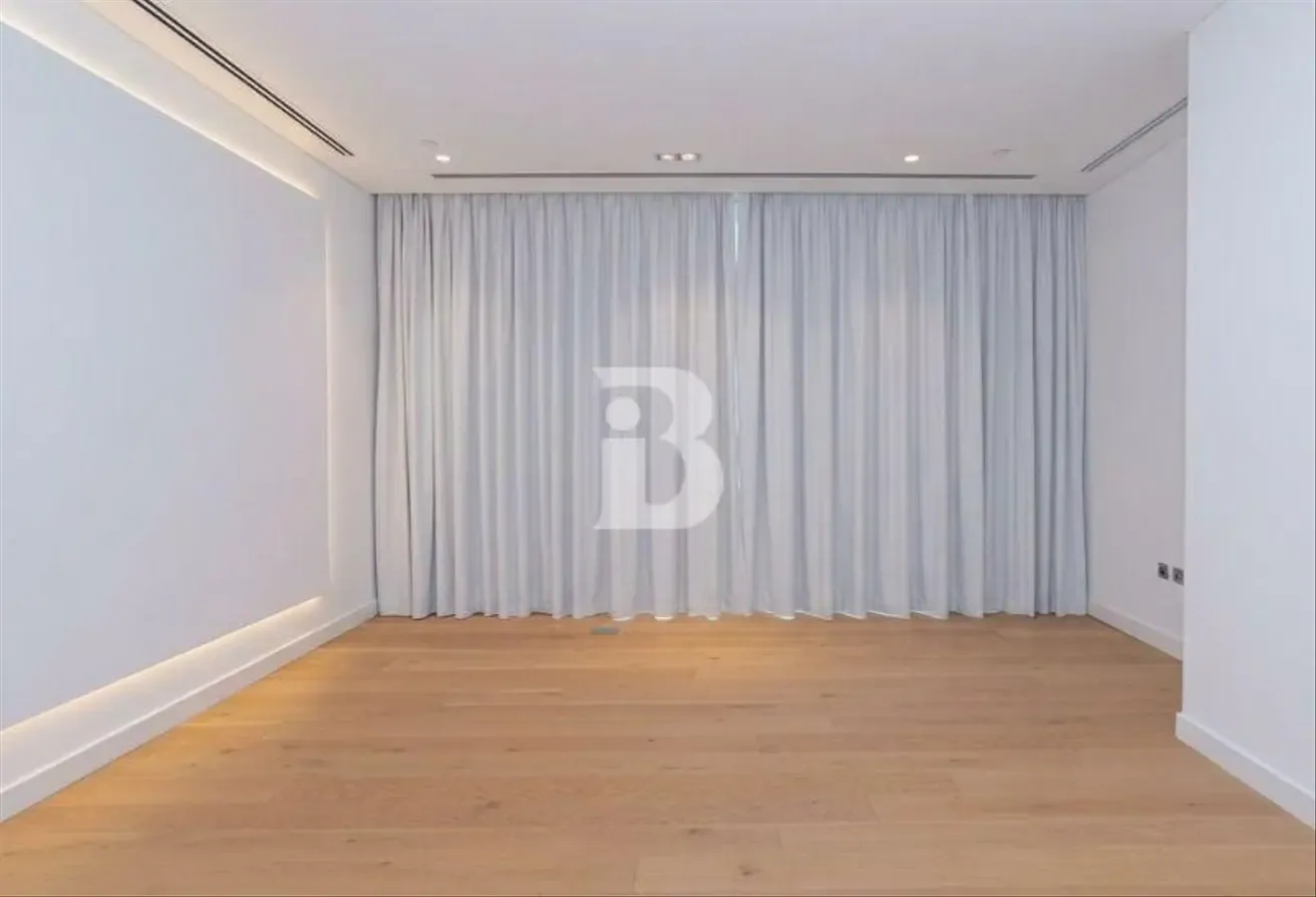 Your Ideal Dubai Rental Awaits! Spacious