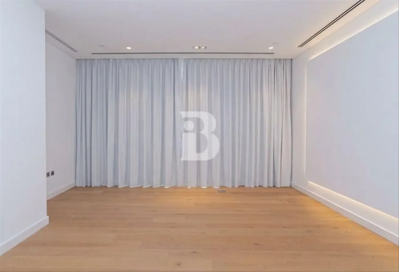 Your Ideal Dubai Rental Awaits! Spacious