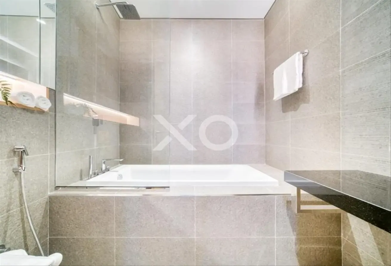 Exclusive | 12 Cheques | Furnished