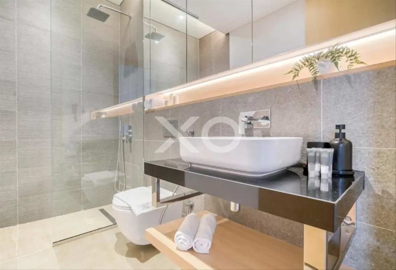 Exclusive | 12 Cheques | Furnished