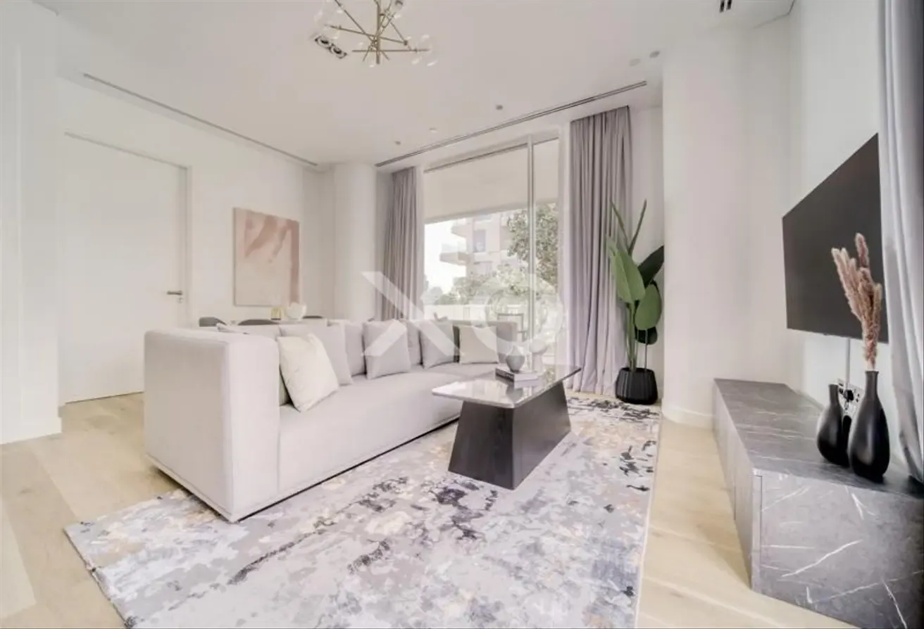 Exclusive | 12 Cheques | Furnished