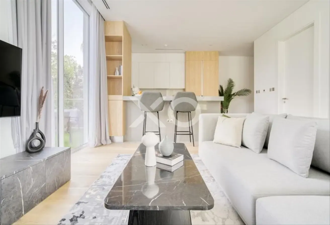 Exclusive | 12 Cheques | Furnished